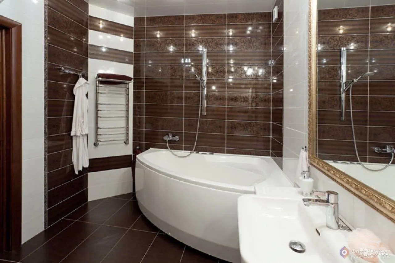 Ванна дизайн коричневая. Коричневая ванная. Ванна в коричневом цвете. Ванная комната коричневый. Ванная в коричневом цвете.