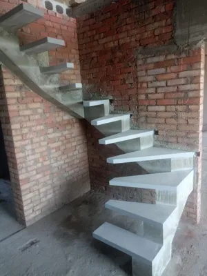 Примеры готовых лестниц выполненных нашими мастерами в Краснодаре
