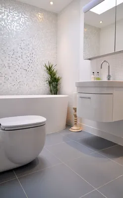 Белая мозаика в ванной комнате: 80+ интерьерных воплощений цветового  пуризма и чистоты http:/… | Bathroom tile designs, Small bathroom remodel,  Bathroom inspiration