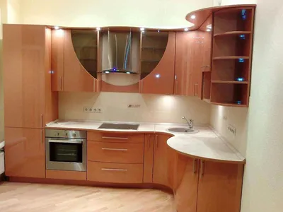 Дизайн кухни 7 кв м фото: интерьер маленькой кухни с холодильником, угловая  современная планировка, мебель | Дизайн кухонь, Интерьер, Дизайн кухни