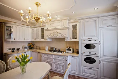 Кухня в классическом стиле светлая - 40 фото