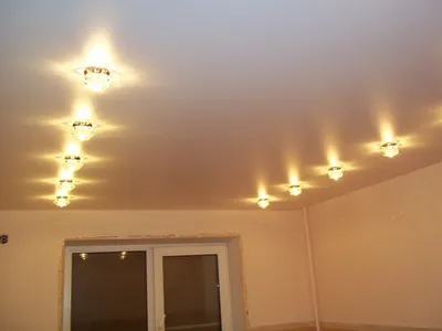 Как расположить светильники на натяжном потолке правильно