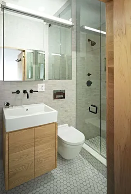 Современный дизайн плитки в ванной: 53 фото + советы | Casas de banho  pequenas, Banheiro pequeno, Decoração banheiro pequeno