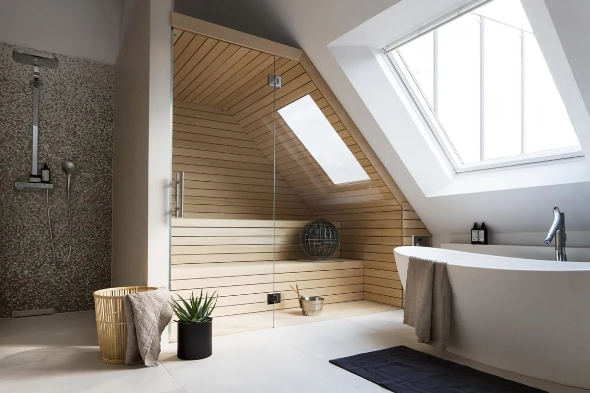 Ванные комнаты с мансардным потолком: как оформить и организовать пространство