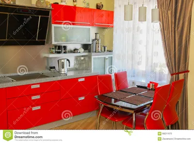 Современная кухня в красном цвете Стоковое Изображение - изображение  насчитывающей декор, цветы: 68211975