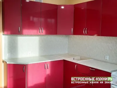 Угловая кухня красного цвета в пленке ПВХ - Кухни на заказ по  индивидуальным размерам в Москве