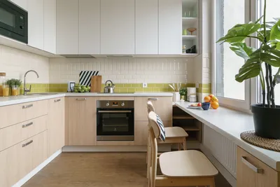 Красивые кухни с светлыми деревянными фасадами – 135 лучших фото дизайна  интерьера кухни | Houzz Россия