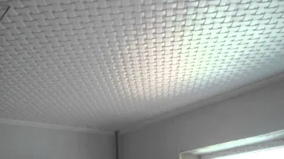 Плитка для потолка из пенополистирола: выбор и монтаж