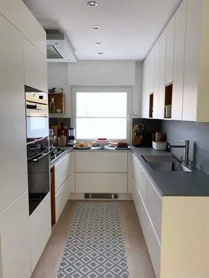 узкая длинная кухня | Küche einrichten, Haus küchen, Wohnung küche