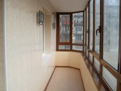 Отделка балкона пластиковыми панелями: интересные варианты обшивки, фото  интерьера